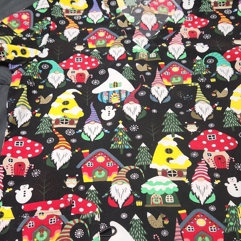 ♡Christmas Scrub top sz. Medium - Picture 2 of 2